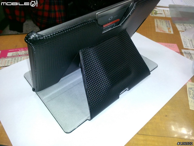 【開箱】Padfone 2 背扣式書架型平板套