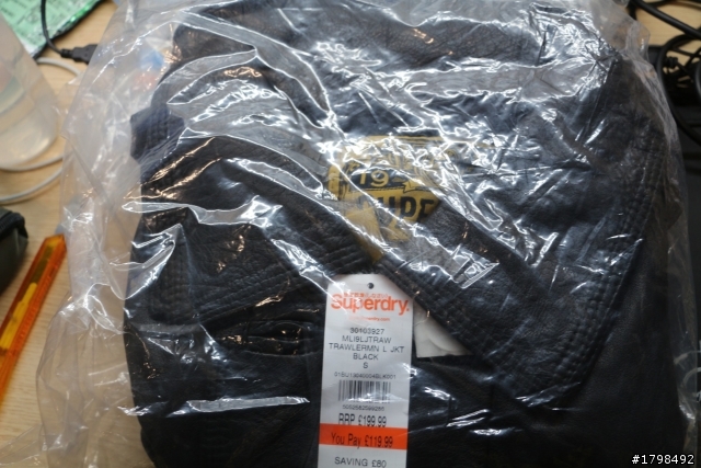 [Superdry開箱] 一則以喜一則以憂之 好像還沒有人開過的 Superdry 皮大衣