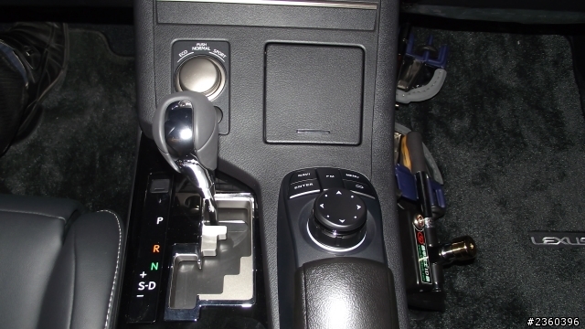 LEXUS ES300h 開箱 豪華版 澤光白 ( Pioneer 專車主機 ) ... 一萬公里實跑油耗數據