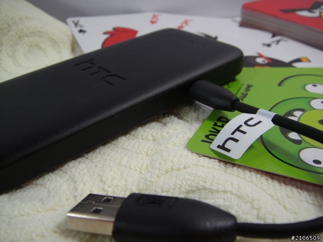 Windows Phone 8X by HTC╳憤怒鳥  [更新:贈品3000mA行動電源開箱]