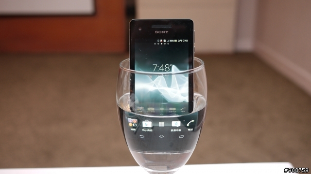 水美機Xperia V搶先體驗-高雄場[與TX眾兄弟外型PK]