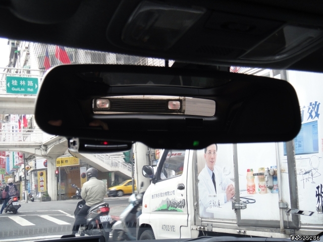 開箱－後視鏡型胎壓偵測結合倒車攝影