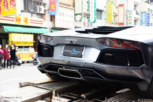 (鐵灰)Aventador LP700-4~~落地了
