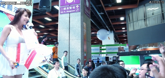 [開箱]ViewSonic的依依太可愛了…所以不小心就買了VX2270Smh