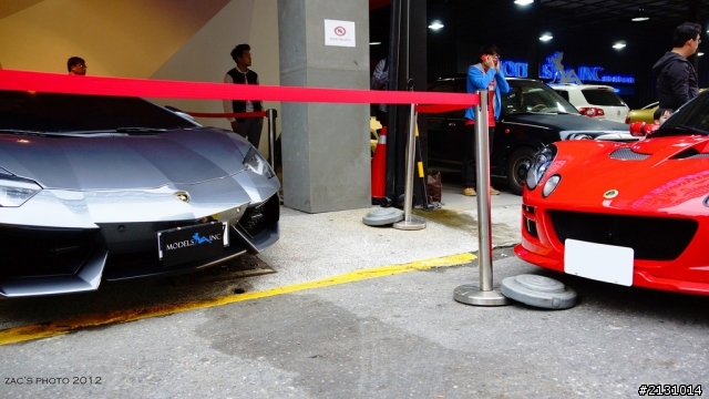 (鐵灰)Aventador LP700-4~~落地了