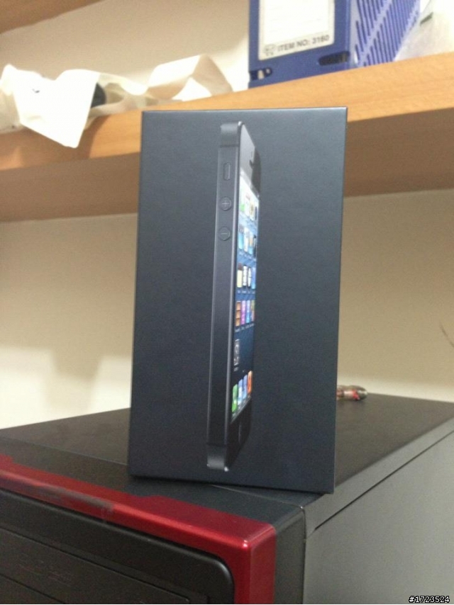 i Phone 5 開箱 穿新衣 過聖誕~^^