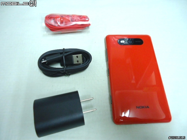 【開箱】Lumia 820(紅色)簡單分享文 ！