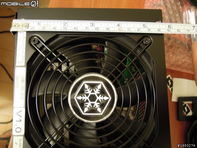 [開箱] SilverStone短機身80+金牌電源 Strider Gold 550W