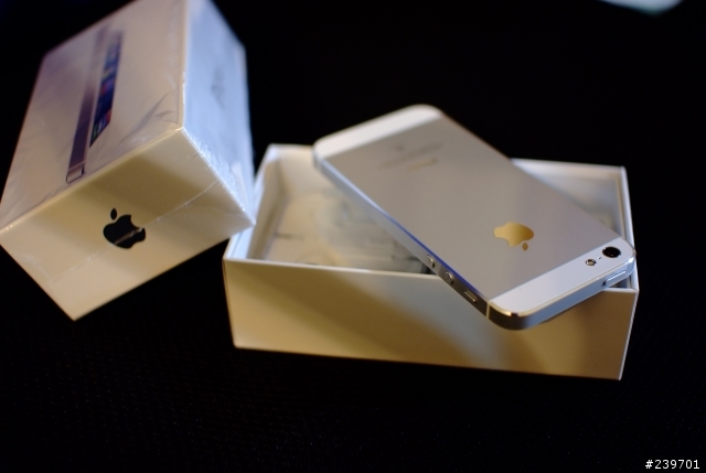 iphone5太美了,拿到手有種莫名的感動
