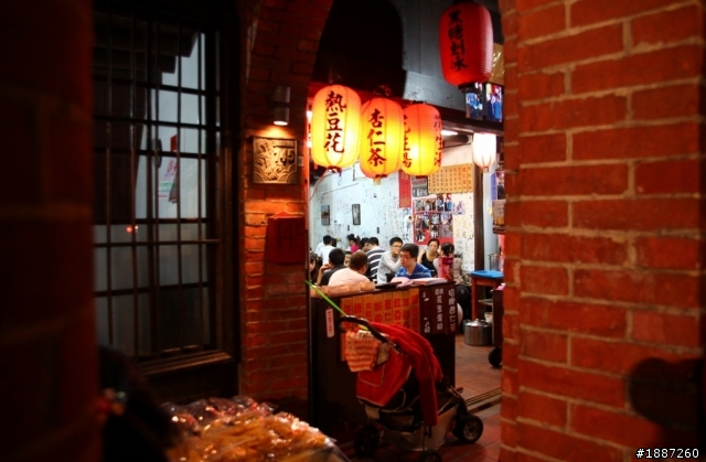 三峽老街夜市夜拍巡禮~~圖多