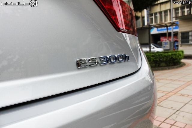 [開箱]LEXUS ES300H 豪華版 (有外加PIONEER影音主機)