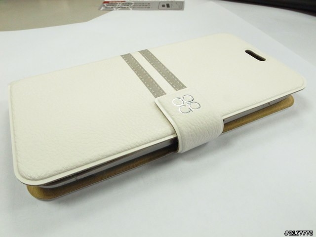 [分享] Padfone 2 皮套開箱(新增官方背膠測試影片)