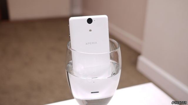 水美機Xperia V搶先體驗-高雄場[與TX眾兄弟外型PK]