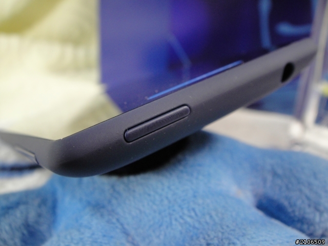[開箱+疊疊樂]Windows Phone 8S海軍藍 by HTC