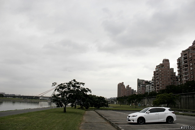[開箱] Lexus CT200h 我的小開箱 (12/31 更新照片, 圖多)