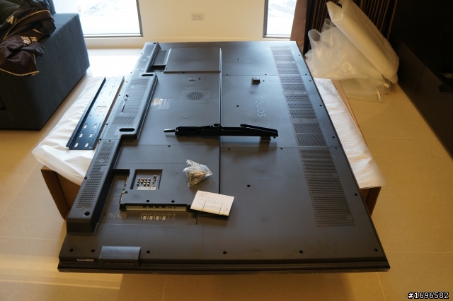 SHARP 90吋3D大電視簡易開箱~SHARP LC-90LE745U~
