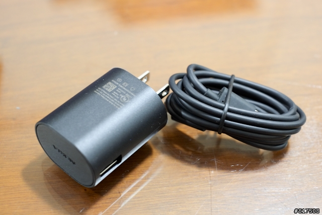 【開箱】雖然 Lumia 820 一直存在於 Lumia 920 的影子底下，導致人氣不旺，但拿到後才發現他比HTC 8X強大！