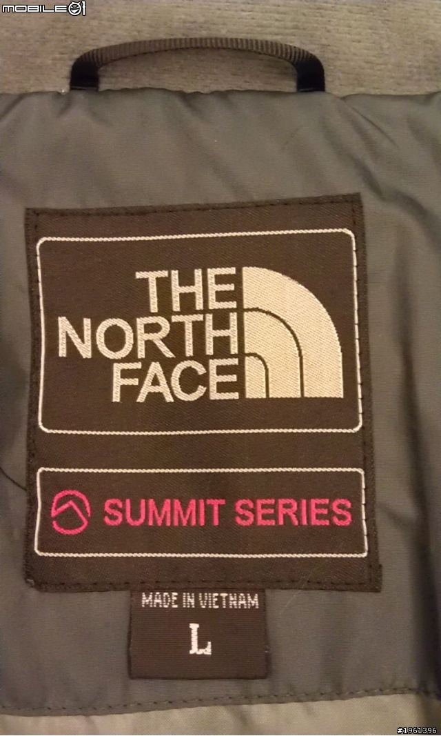 請問TNF LOGO顏色問題!