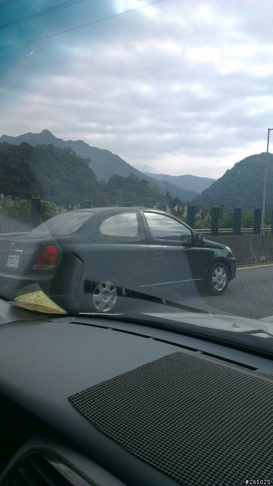 Toyota 雙門小車 ECHO - Yaris ?