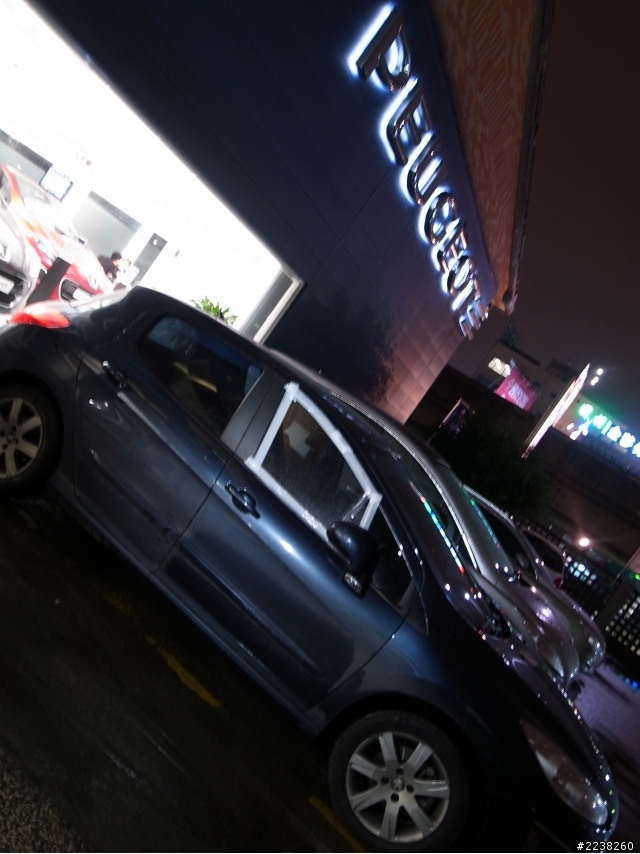 Peugeot 308 1.6e-hdi 用不到一桶油環島~~~