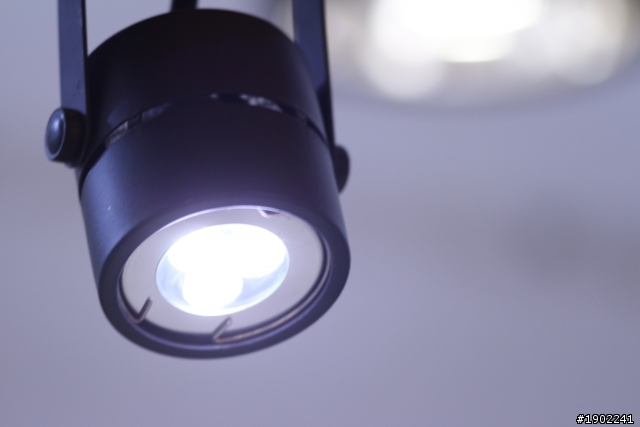 Canon EOS M系列轉接手動鏡蓋大樓囉！