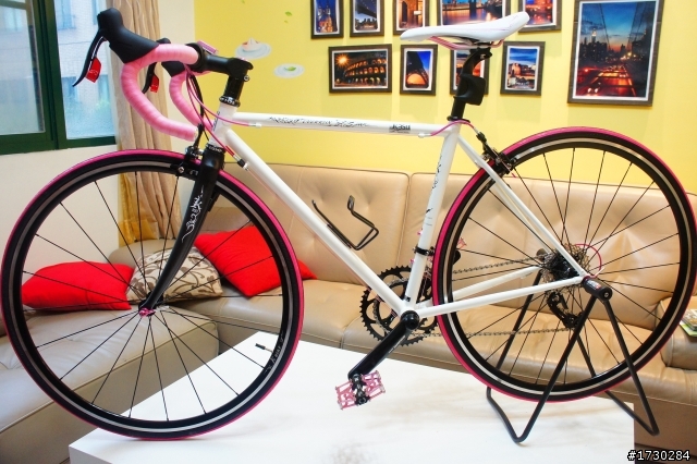 女王的第一台鋼管公路車-K350 超粉開箱