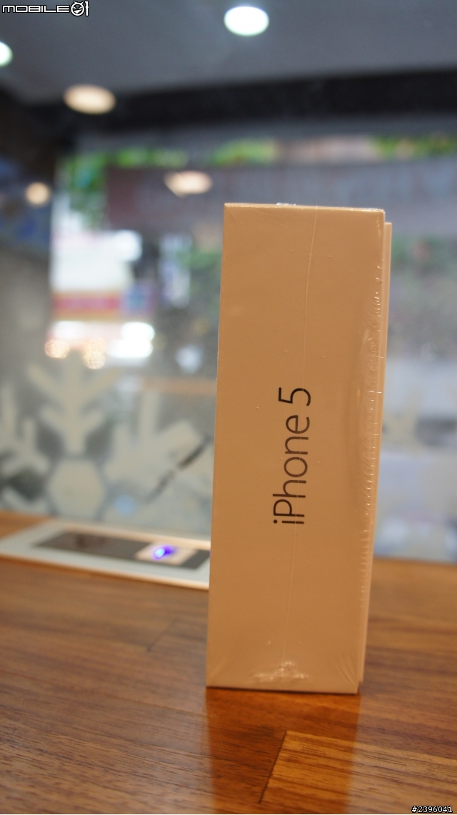 iphone5 白色 台灣版 開箱~ 全台第一篇！