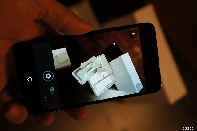 『開箱』 01首發！號稱全球最窄3.15mm邊框 魅族MEIZU MX2 與落漆的iPhone5 Black （更新了）