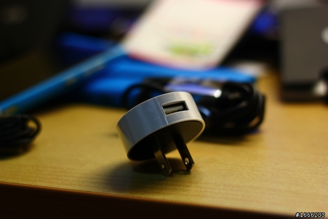 (開箱)NOKIA LUMIA 800 兼 920大比拚