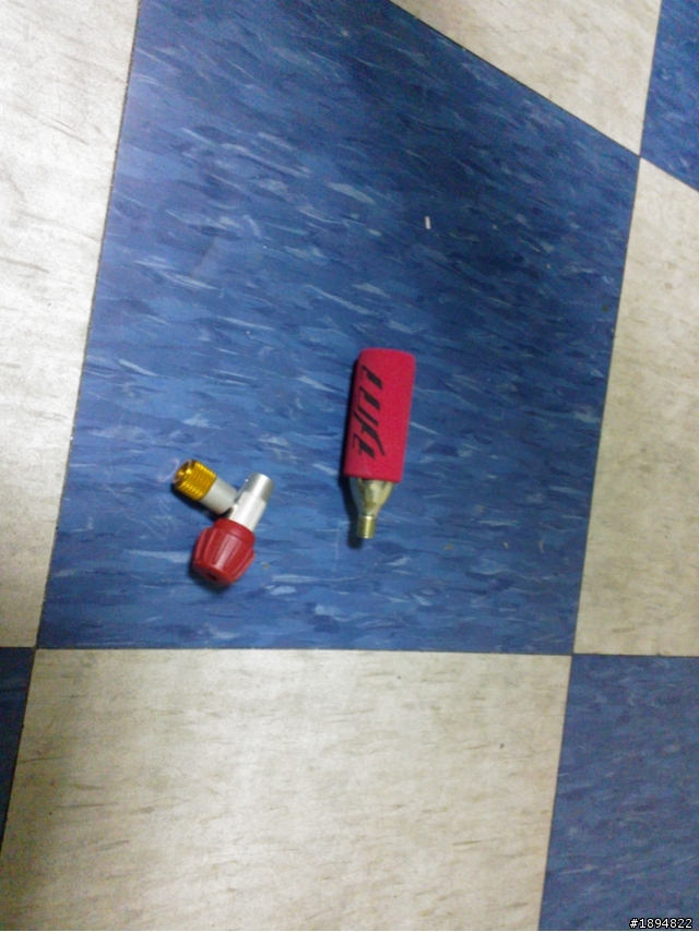 請問CO2氣瓶怎麼使用