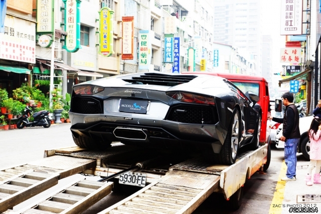(鐵灰)Aventador LP700-4~~落地了