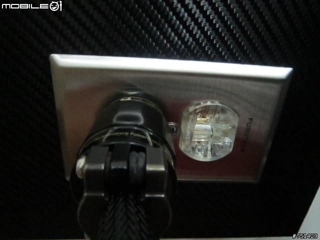 BOSE Companion5使用一年後開箱文（更新管迷八字型電源線）