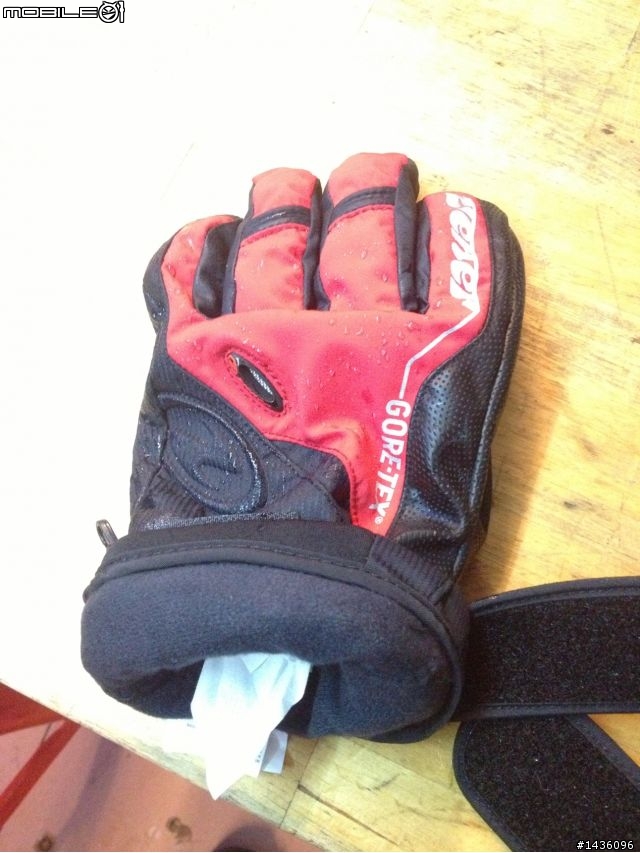 【開箱】ZIENER Primaloft+GTX 防水保暖手套