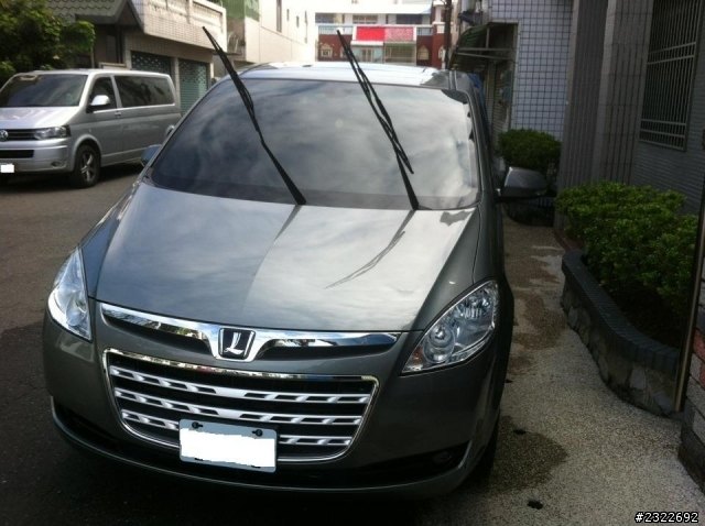 看到車友秀帥氣的警用模型車 我也讓死忠的小粉絲show一下
