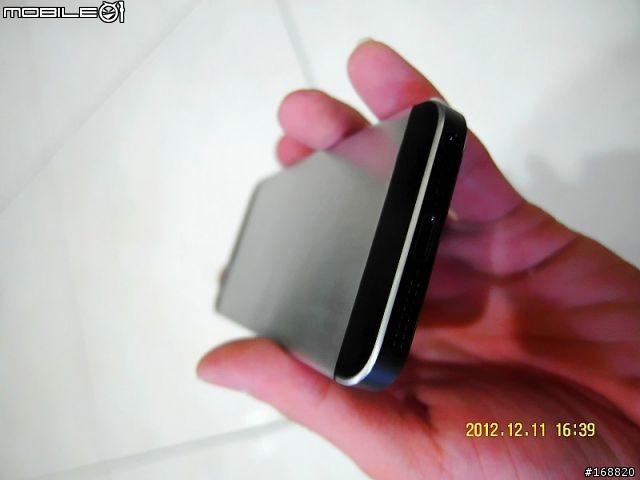 害怕 iPhone5 會掉漆嘛?看我如何處理它!!! 耶誕銀黑特別版iPhone5