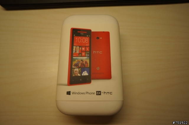 HTC 8X 紅 - 開箱 (補開箱後照片)