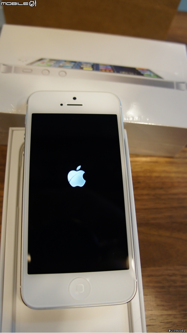 iphone5 白色 台灣版 開箱~ 全台第一篇！