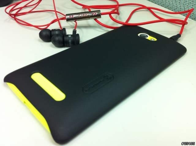 htc 8x霓黃+資訊展贈品合體照