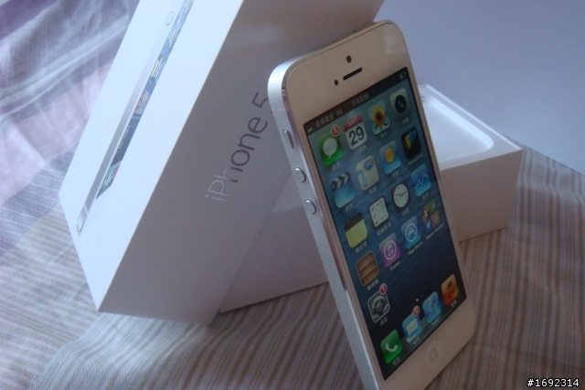 I phone 5 到手..
