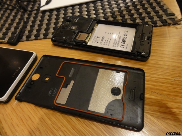 『水』你行的好夥伴：Xpera V  (與Xpera TX簡單比較)