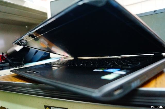 超值筆電MSI CX70 i7-3630QM GT645M顯卡 16GB ram 加裝128GB鎂光M4 SSD，還有1TB硬碟（改裝）