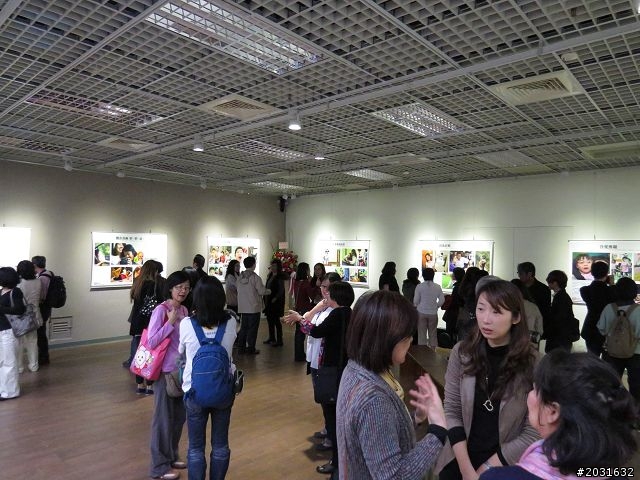 "我們的故事-愛的紀實攝影展"值得去看2013.01.02止