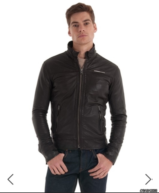 請問 Superdry Muirs Jacket 與 Superdry Brad Leather Jacket 尺碼選擇的問題