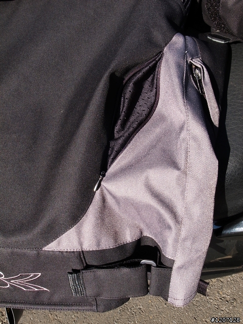 [開箱] SBK SJW12防摔衣 暨 好大"車頭燈"！