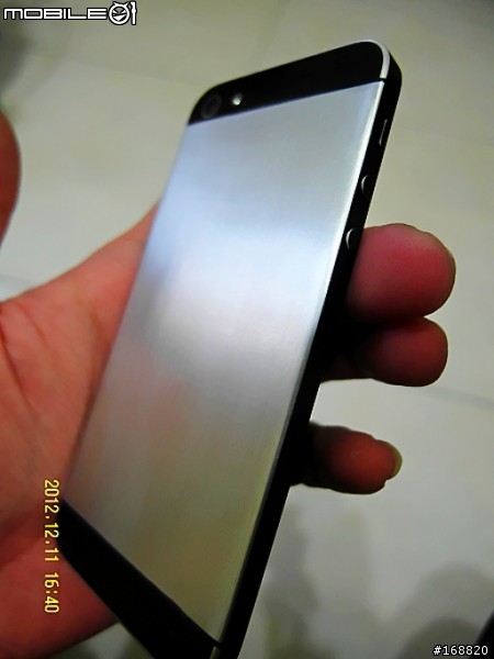 害怕 iPhone5 會掉漆嘛?看我如何處理它!!! 耶誕銀黑特別版iPhone5