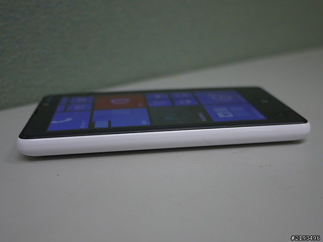 NOKIA Lumia 820 開箱