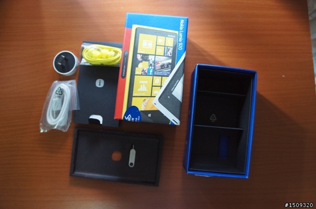 ◎ Lumia 920 黃色開箱 (圖多 加映超靈敏螢幕實測)