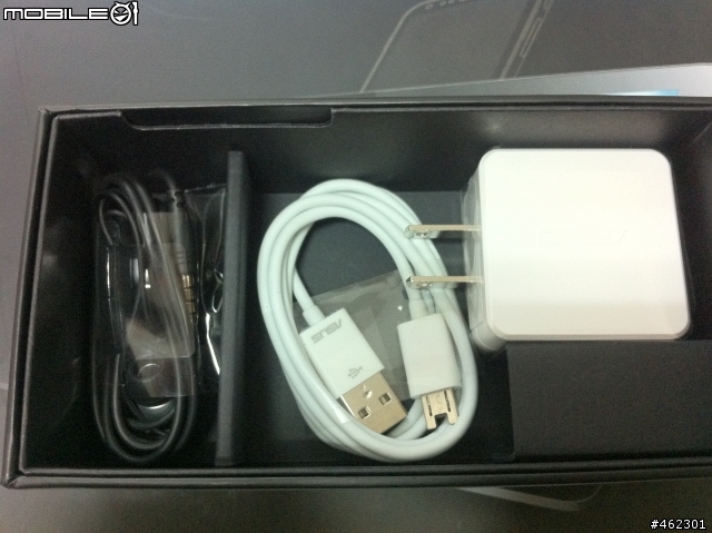 【開箱】Padfone 2 64G白色