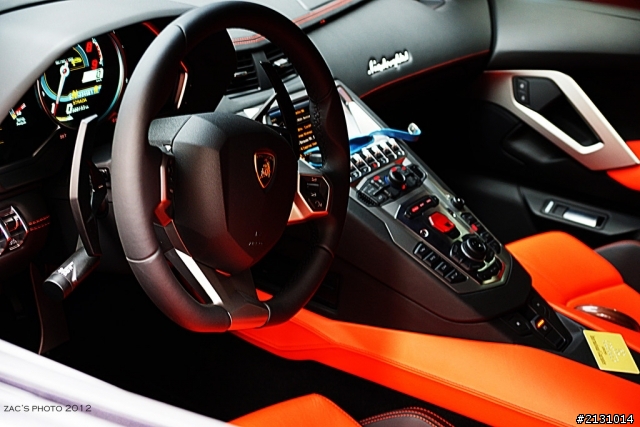 (鐵灰)Aventador LP700-4~~落地了