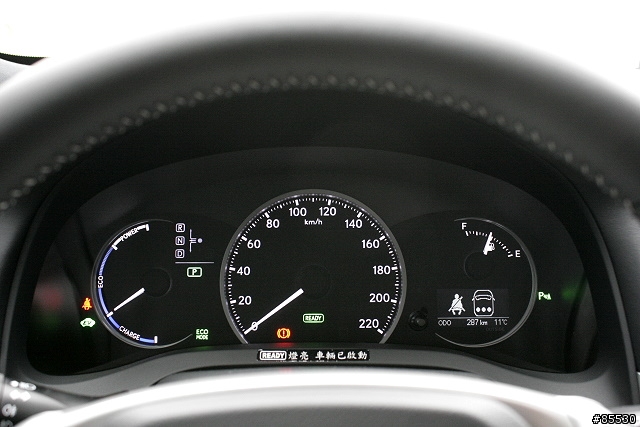 [開箱] Lexus CT200h 我的小開箱 (12/31 更新照片, 圖多)